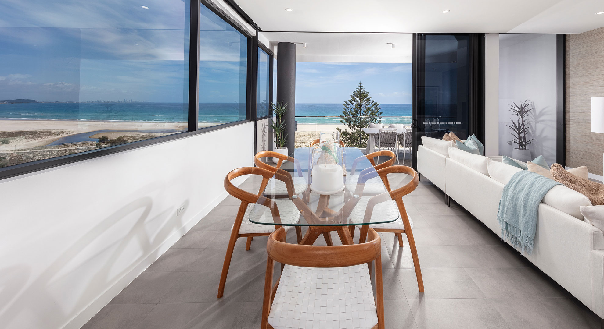 WIN Gold Coast Beachfront Penthouse + 50K Gold! yourtown